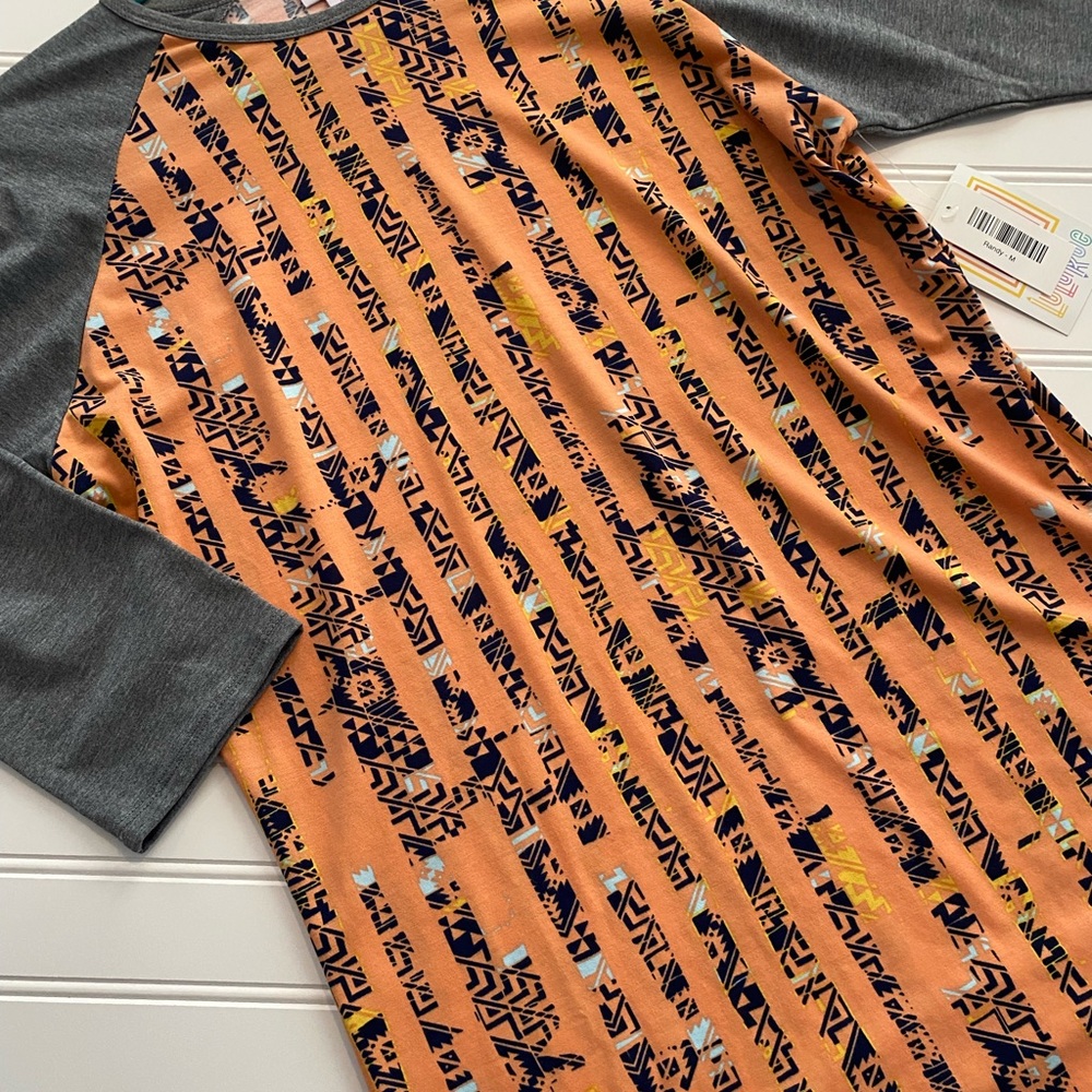 NWT Lularoe Randy Baseball Tee Size M (10-12)